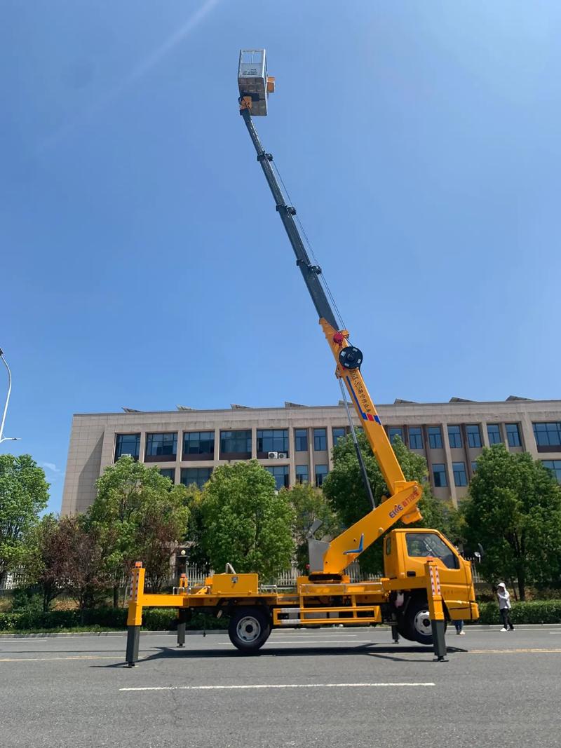 25米蓝牌高空作业车全方位高清图集 嘉力高空作业，为您呈现卓越细节