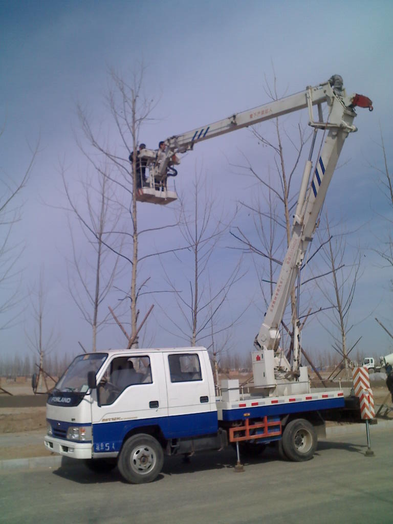 14米高空作业车价格解析与选购指南——以洛阳市场为例